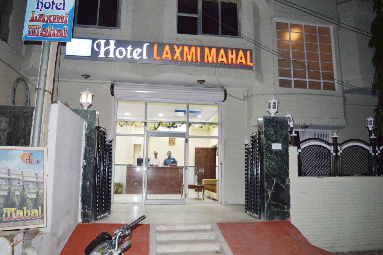 Laxmi Mahal Hotel Udaipur Exterior photo